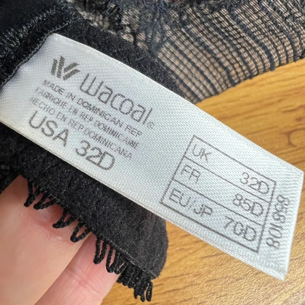 Wacoal Black Lace Trim Bra Size 32D Lightly Padded Push Up Underwire 853108
